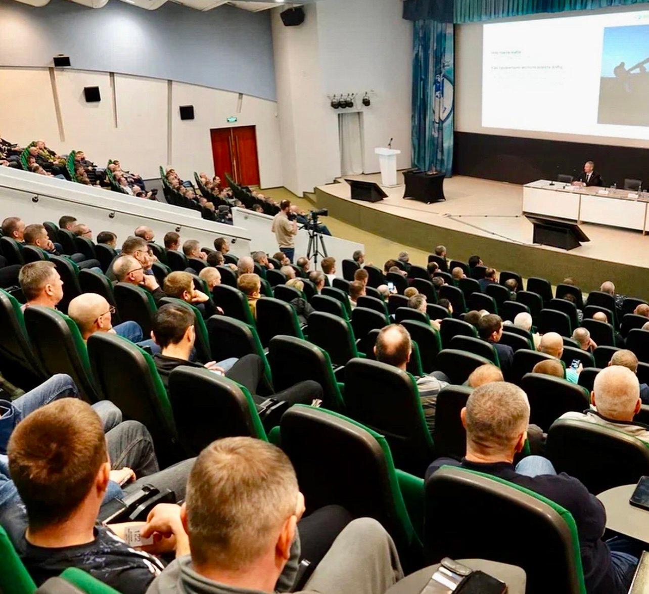 Охотники Урала и Беларуси поделились опытом контроля популяции волков.