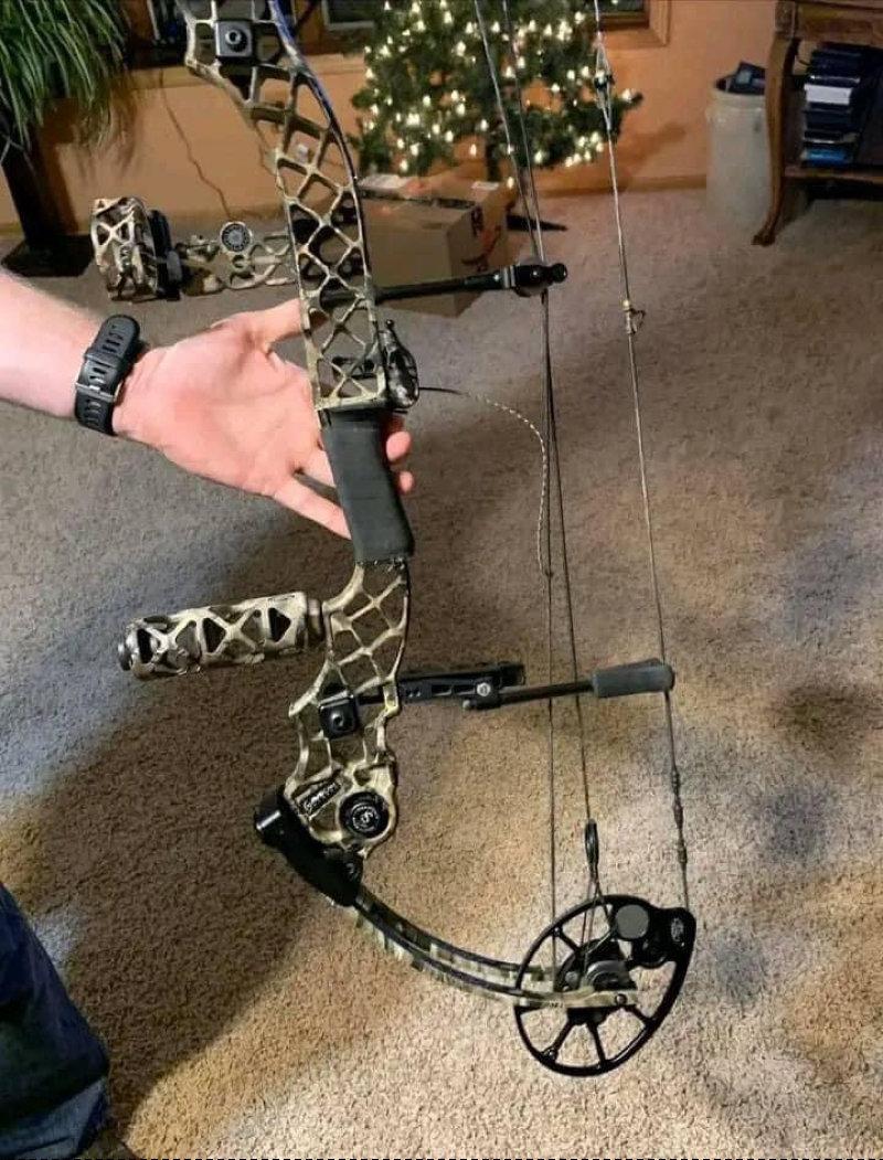 Matthews Monster Chill X Right Hand W/ Plano Case 30.5”