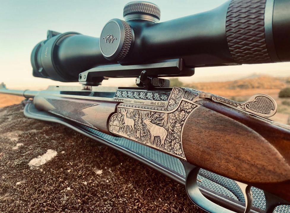 Blaser K77 Hunting Rifle Review – Specifications, Calibers, Modifications, Accessories, and Field Performance

The Blaser K77 is a premium single-shot break-action rifle 