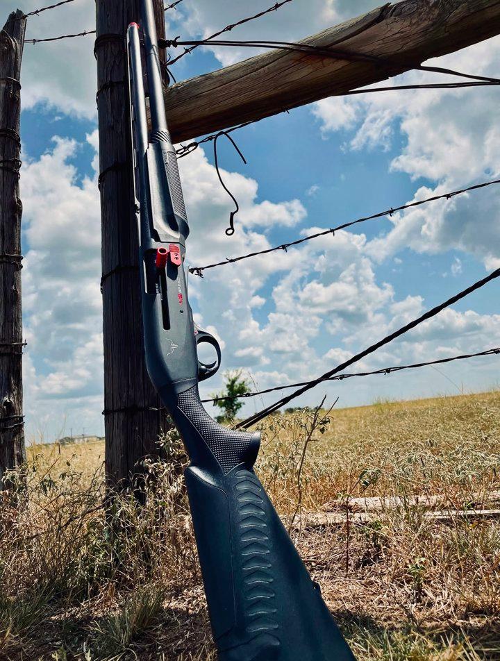 Benelli M2 Speed Shotgun Review: Full Specs, Features, Price, Mods & Hunting Performance