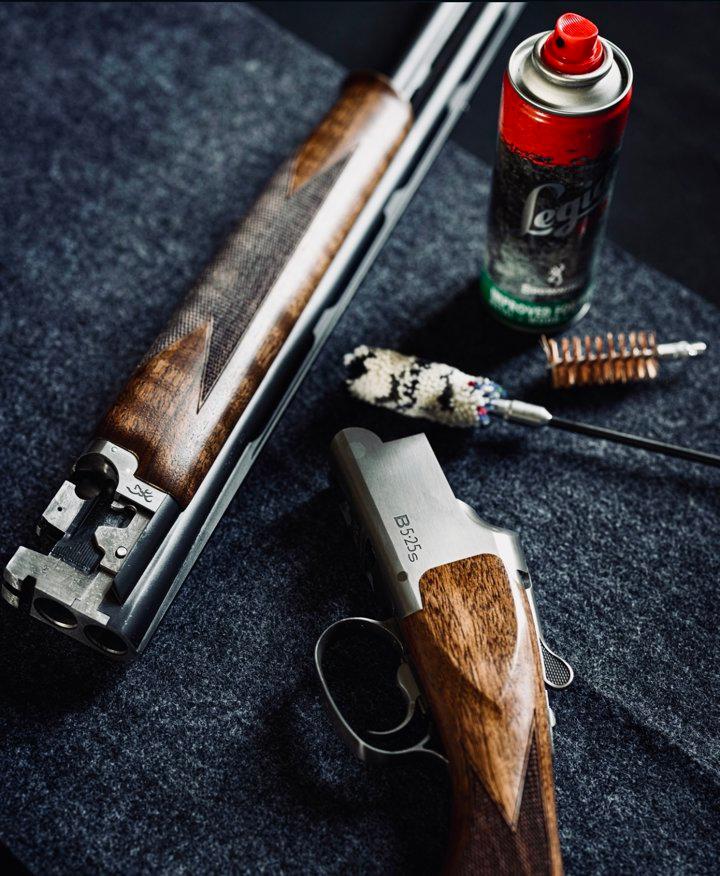 How to Properly Clean a Browning Shotgun: Step-by-Step Guide, Tools, Frequency & Pro Tips

To clean a Browning shotgun correctly, you must fully unload it, disassemble ke