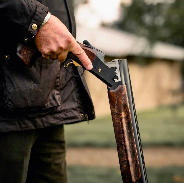 Browning 825 S3 Adjustable Review – Features, Chokes, Range & User Reviews, Price, Mods, Accessories & Shooters Tips.