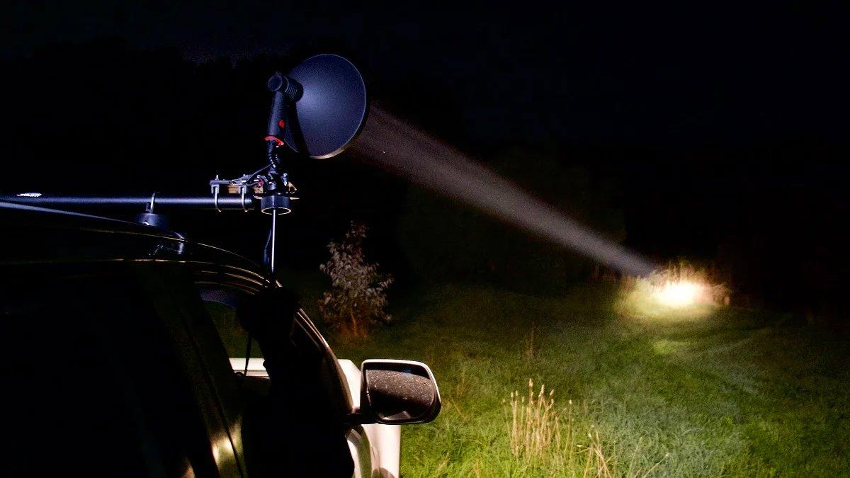 Vehicle-mounted spotlights are spotlights that are mounted on a vehicle, such as a ute, 4WD or ATV, and are often used for hunting. Vehicle-mounted spotlights are spotlights that are mounted on a vehicle, such as a ute, 4WD or ATV, and are often used for hunting.