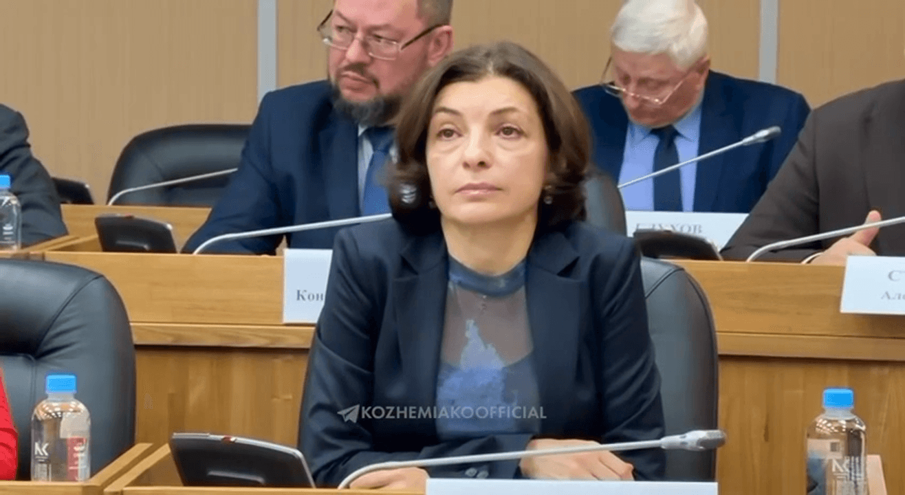 Совещание губернатора Приморья о конфликтных ситуациях с амурскими тиграми.
Губернатор Приморского края Олег Кожемяко обсудил с представителями исполнительной власти рег